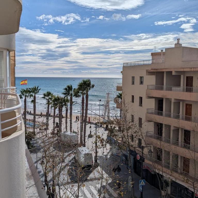 Frente a la playa - terraza con vistas - 2 hab 2 baños - Apartamento de 2 dormitorios - 1