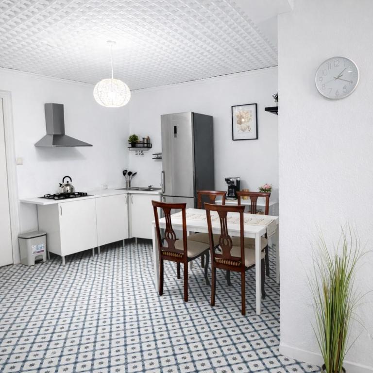 Cullera Center, 15 min Beach - Apartamento de 3 dormitorios - 1