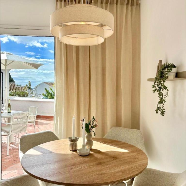 Sunny Flat with Pools & Terrace in Oasis of Nerja - Apartamento de 2 dormitorios - 1