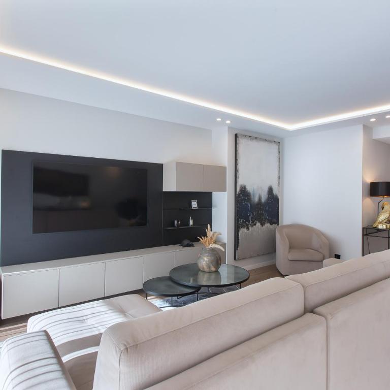 LUXURY EQUINOX 3 Bedrooms - Apartment - 9