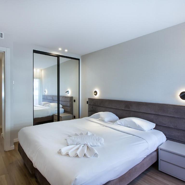 LUXURY EQUINOX 3 Bedrooms - Apartment - 13