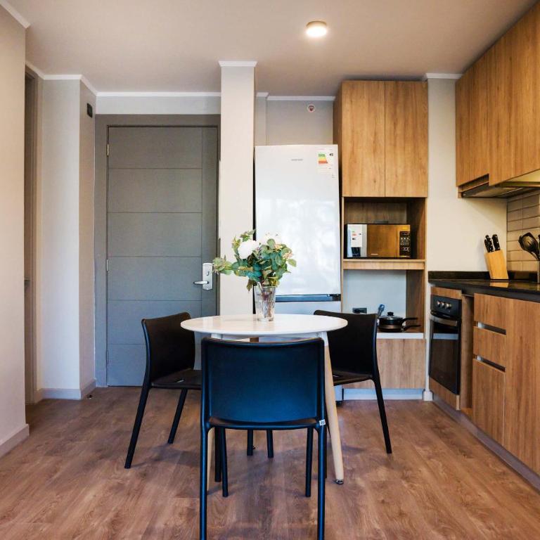 Chic 1-Bedroom Retreat in Providencia - Apartment - 11