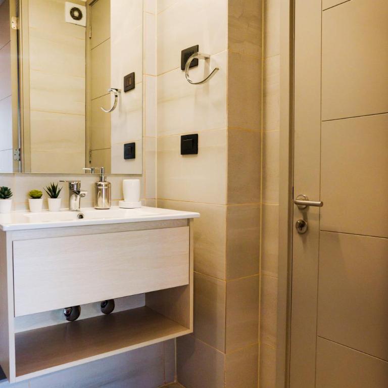 Chic 1-Bedroom Retreat in Providencia - Apartment - 22