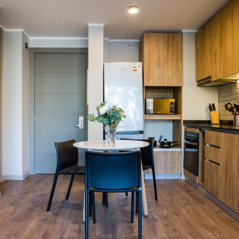 Chic 1-Bedroom Retreat in Providencia - Apartment - 30