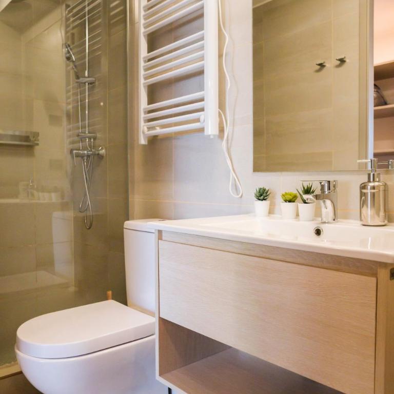 Chic 1-Bedroom Retreat in Providencia - Apartment - 28