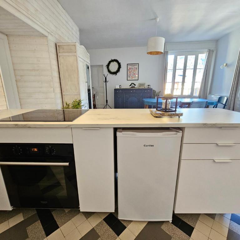 Castle Blue - 7 Personnes - 10 min Sanctuaire - Apartment mit 3 Schlafzimmern - 25