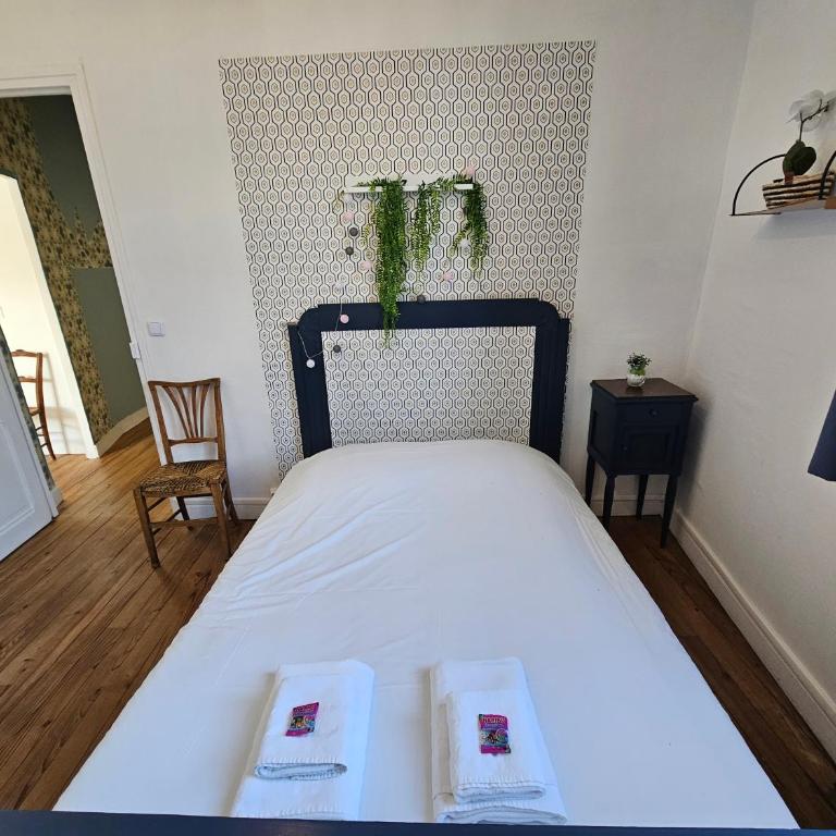 Castle Blue - 7 Personnes - 10 min Sanctuaire - Apartment mit 3 Schlafzimmern - 5