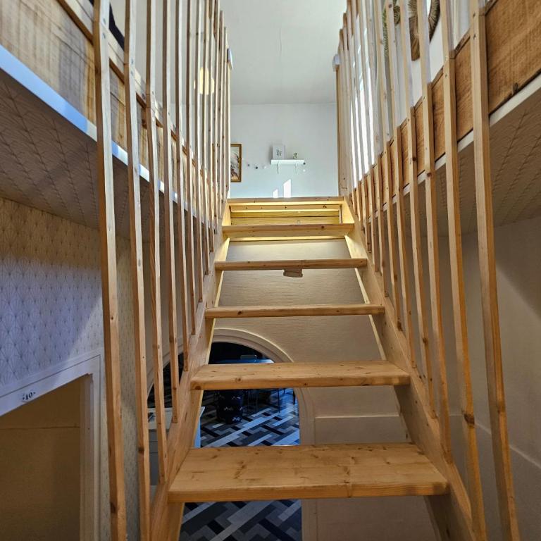 Castle Blue - 7 Personnes - 10 min Sanctuaire - Apartment mit 3 Schlafzimmern - 11