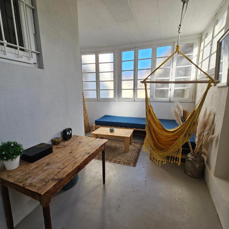 Castle Blue - 7 Personnes - 10 min Sanctuaire - Apartment mit 3 Schlafzimmern - 16