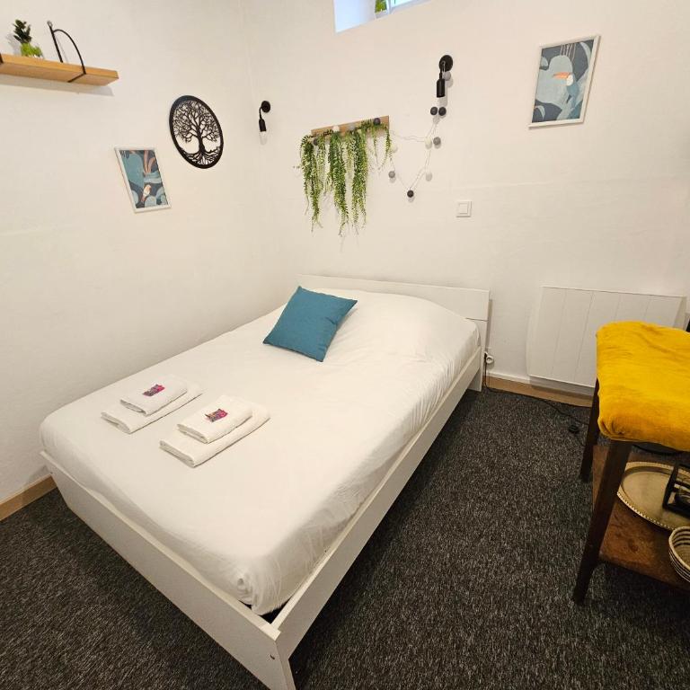 Castle Blue - 7 Personnes - 10 min Sanctuaire - Apartment mit 3 Schlafzimmern - 31