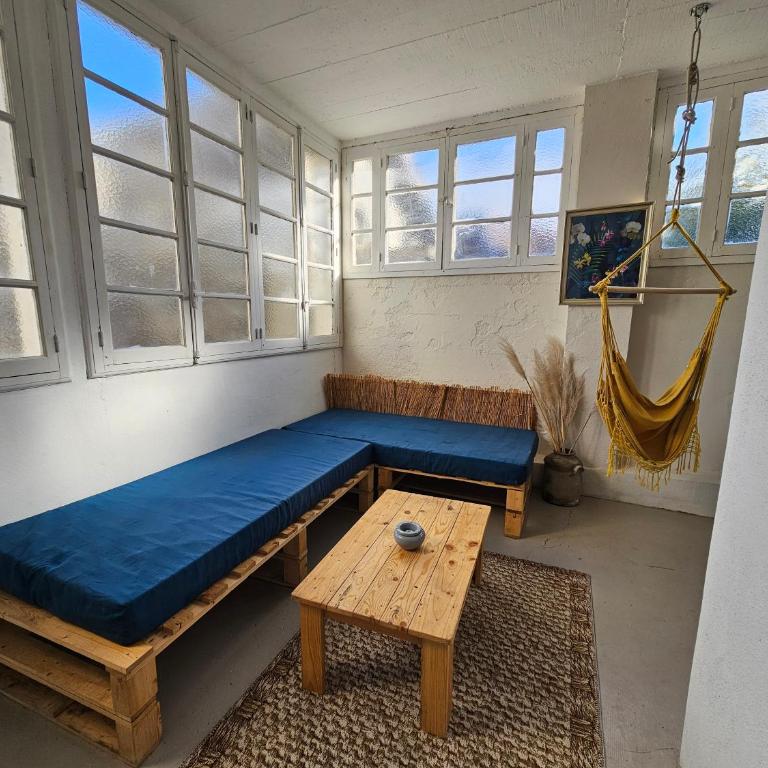 Castle Blue - 7 Personnes - 10 min Sanctuaire - Apartment mit 3 Schlafzimmern - 35