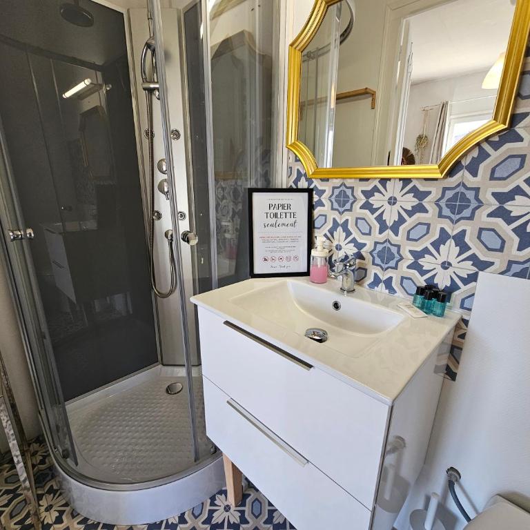 Castle Blue - 7 Personnes - 10 min Sanctuaire - Apartment mit 3 Schlafzimmern - 27