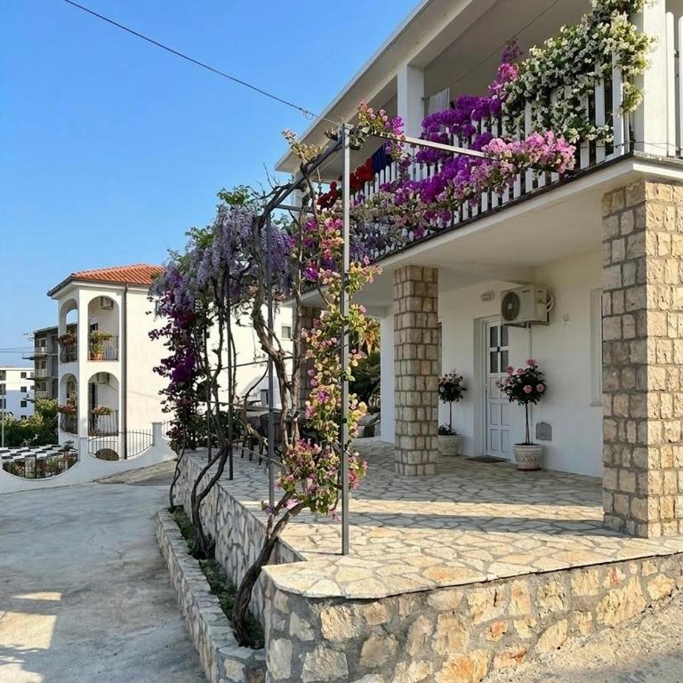 Ani Sea Lux - Two-Bedroom Apartment - 1