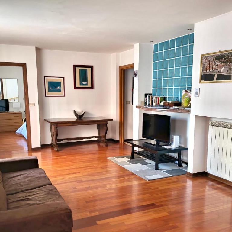 Balcone - Appartamento con 2 Camere da Letto - 15