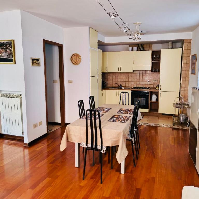 Balcone - Appartamento con 2 Camere da Letto - 16