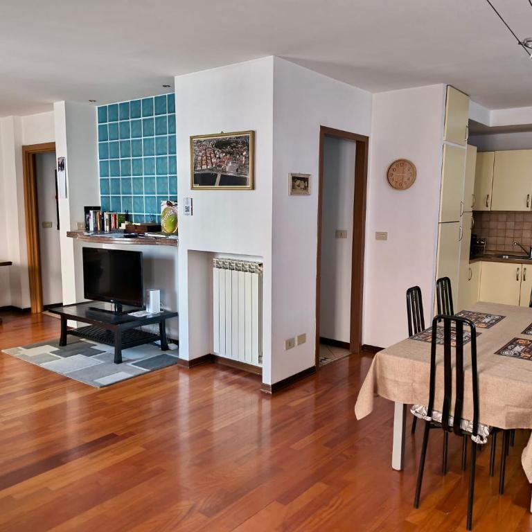 Balcone - Appartamento con 2 Camere da Letto - 17