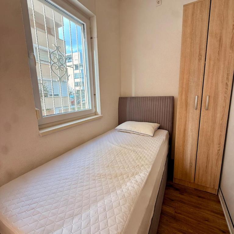 Studio Apartman Promenada - One-Bedroom Apartment - 6