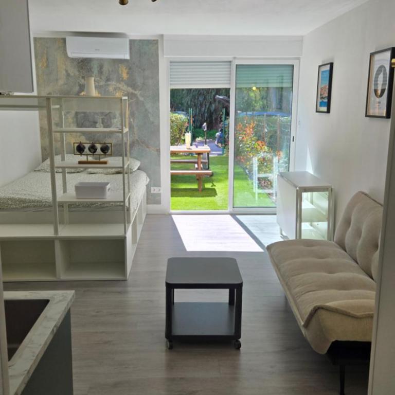 Studio Calvi avec jardinet à 2 min à pieds de la plage - Studio - 2