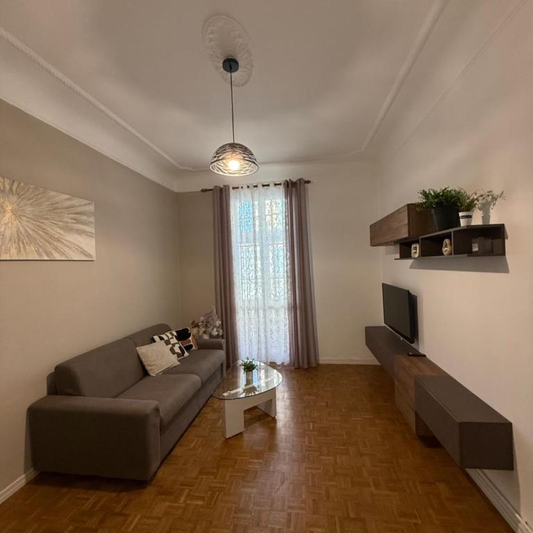 Casa di Esti - Appartamento con 2 Camere da Letto - 3