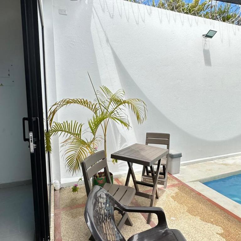 CASA VACACIONAL REMODELADA EN CARMEN de APICALA - Casa de 3 dormitorios - 3