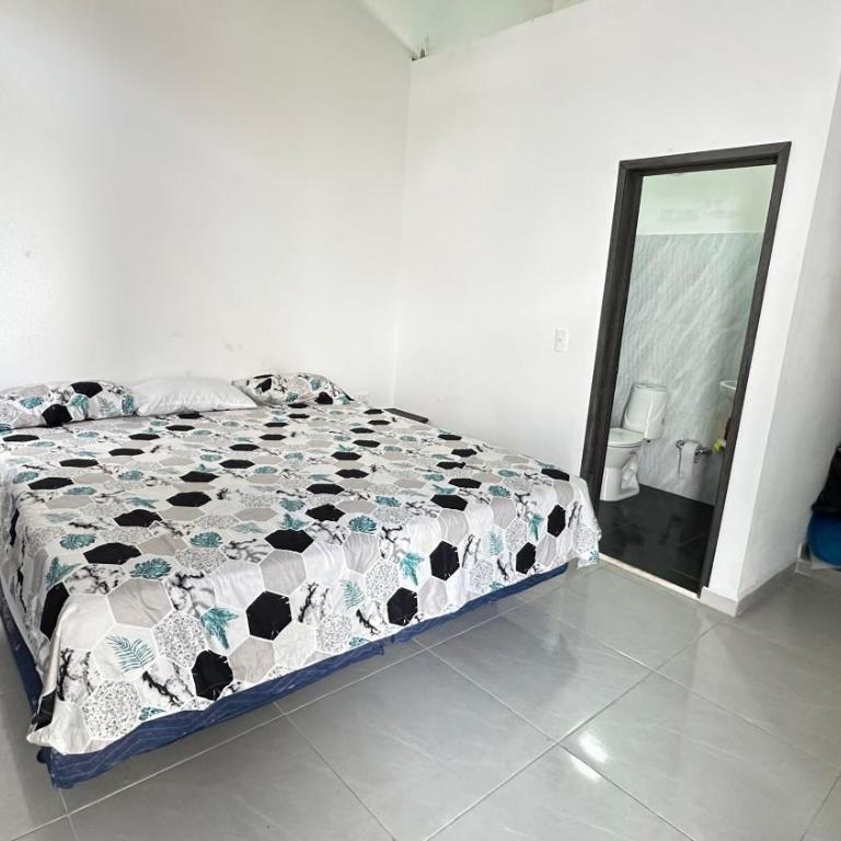 CASA VACACIONAL REMODELADA EN CARMEN de APICALA - Casa de 3 dormitorios - 6