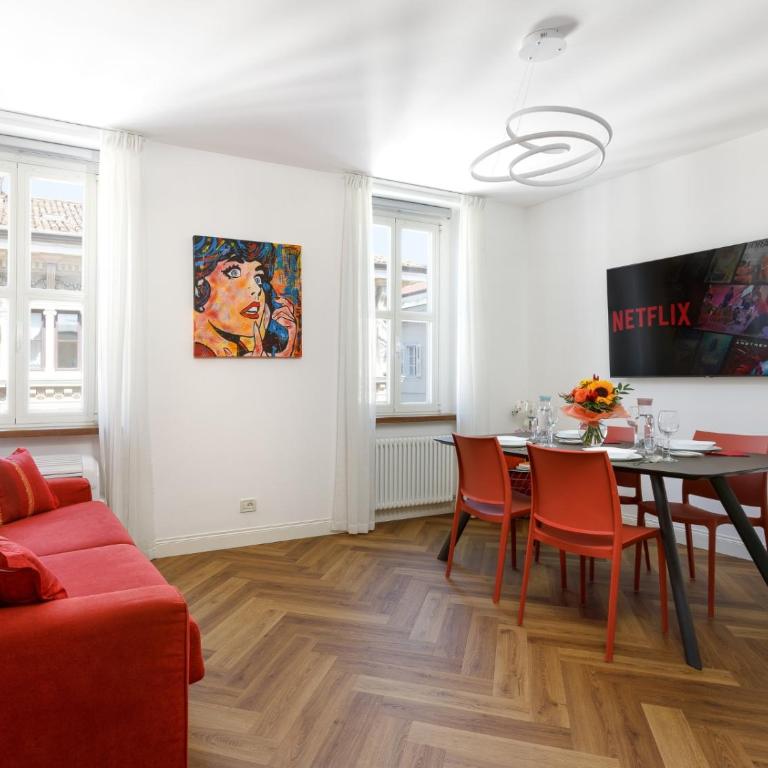 Vista mozzafiato su Piazza Unità Design vista unica comfort top e wifi veloce - Appartamento con 1 Camera da Letto - 9
