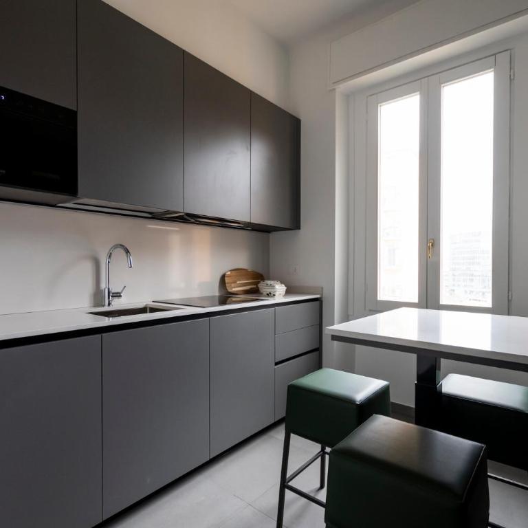 Bright Top Floor Flat with Balconies & AC - Loreto & Porta Venezia - Appartamento con 1 Camera da Letto - 9