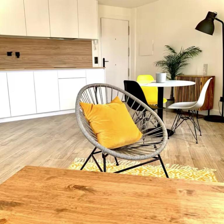 Luminoso apartamento en San Sebastian - Apartamento de 2 dormitorios con balcón - 4