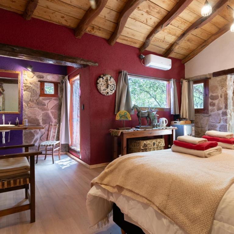 Araoz de Lamadrid Wine Lodge - Superior Double or Twin Room with Mountain View - 4