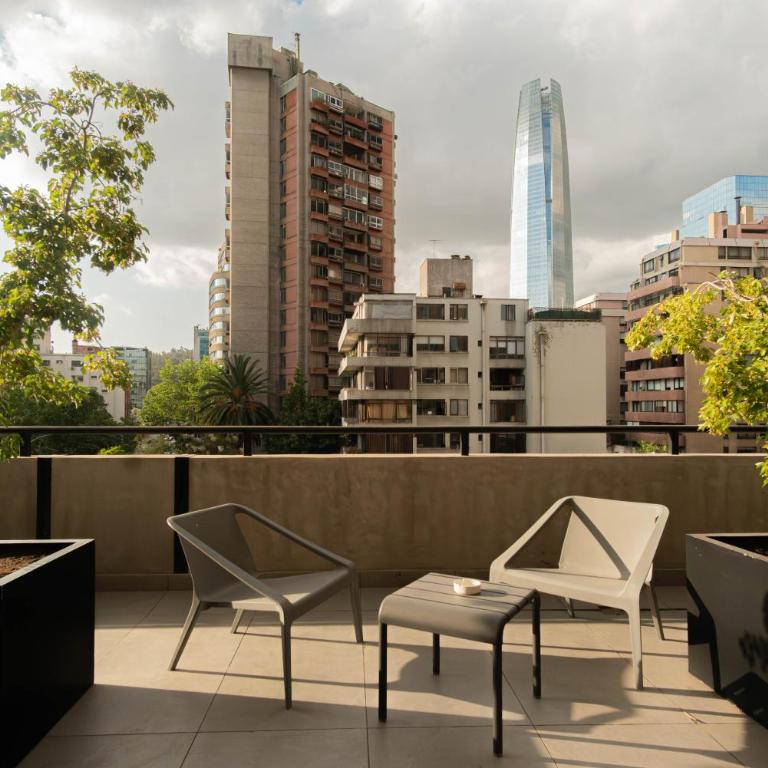 Hotel Nodo - El primer hotel de negocios en Chile - Double Room with Balcony - 2