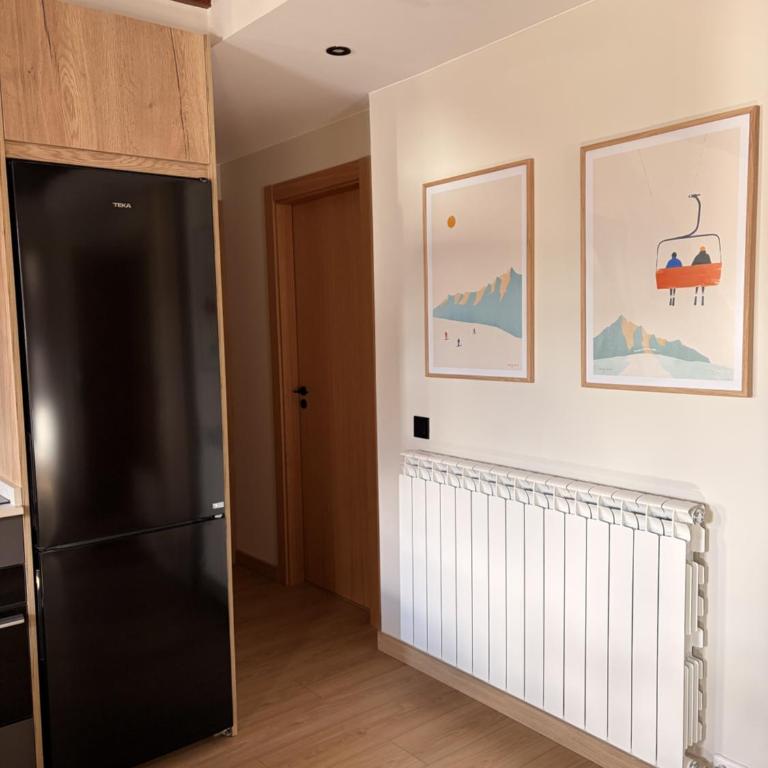 Apartamentos St.Anton Suites Benasque - Apartamento con vistas a las montañas - 7