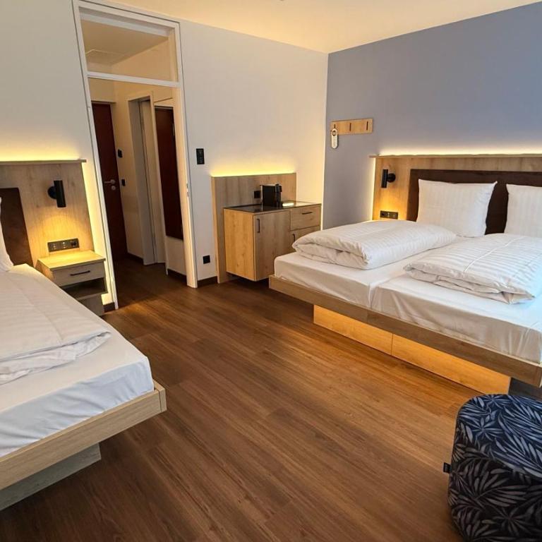 Hotel Antares München - Comfort Dreibettzimmer - 4