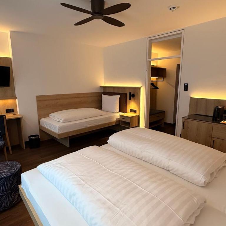 Hotel Antares München - Comfort Dreibettzimmer - 5