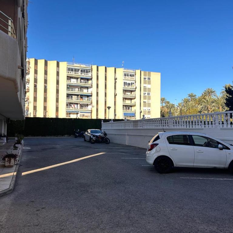 Apartamento completo en Santa Pola cerca de la playa, con piscina y parking - Apartamento de 2 dormitorios - 10