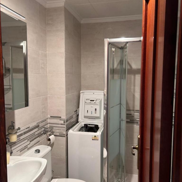 Apartamento completo en Santa Pola cerca de la playa, con piscina y parking - Apartamento de 2 dormitorios - 38