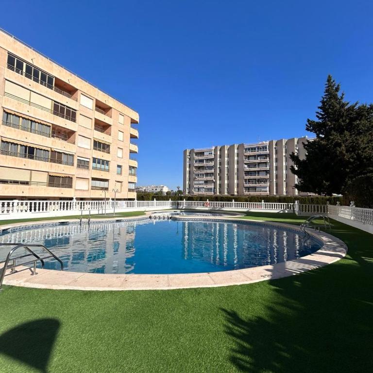 Apartamento completo en Santa Pola cerca de la playa, con piscina y parking - Apartamento de 2 dormitorios - 6