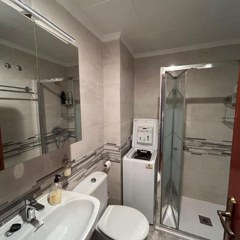 Apartamento completo en Santa Pola cerca de la playa, con piscina y parking - Apartamento de 2 dormitorios - 35