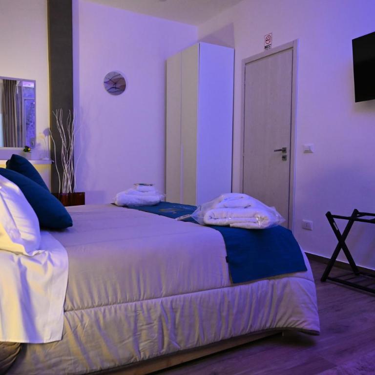 La Via di Mezzo 2 Apartments - Two-Bedroom Apartment with Balcony - 37