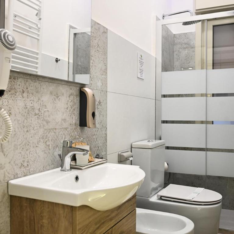 La Via di Mezzo 2 Apartments - Two-Bedroom Apartment with Balcony - 34