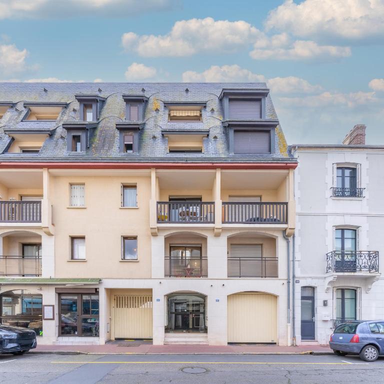 City Plaza - Balcon - Parking Privé - Deauville Centre - Appartement 1 Chambre avec Balcon et Vue sur la Ville - 8