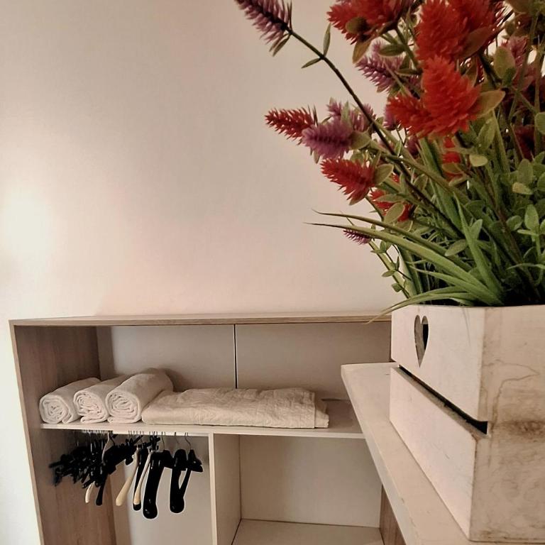 Mazzini House - One-Bedroom Apartment with Balcony - 18