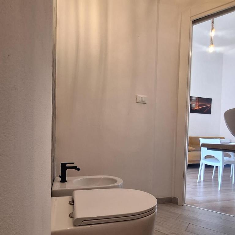 Mazzini House - One-Bedroom Apartment with Balcony - 11