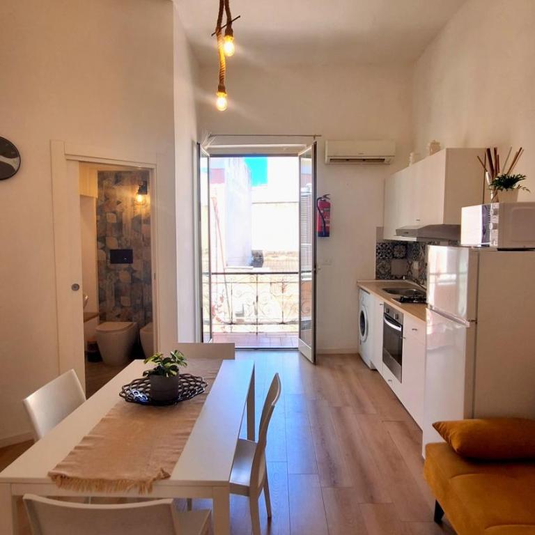 Mazzini House - One-Bedroom Apartment with Balcony - 17