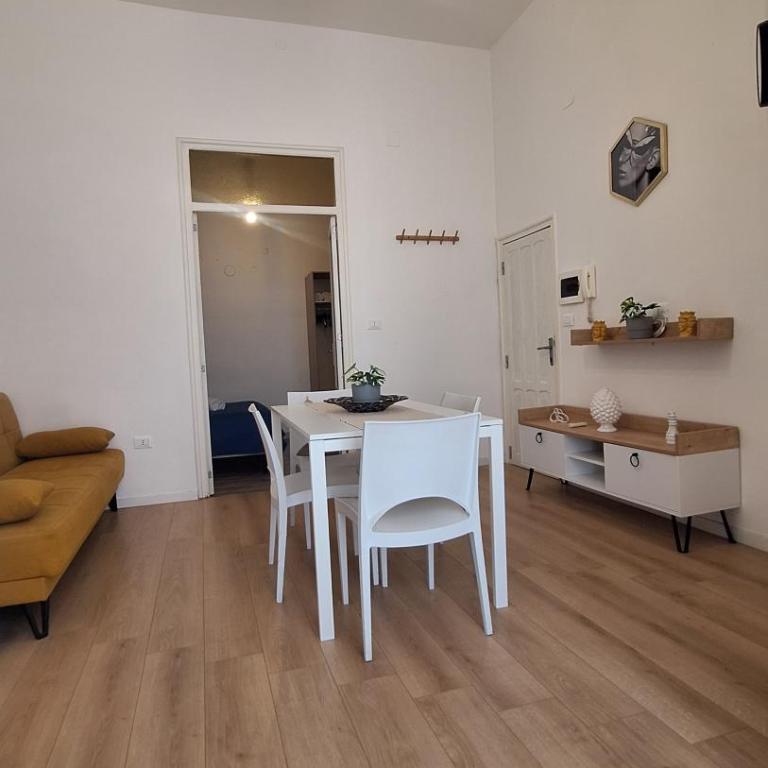 Mazzini House - One-Bedroom Apartment with Balcony - 16