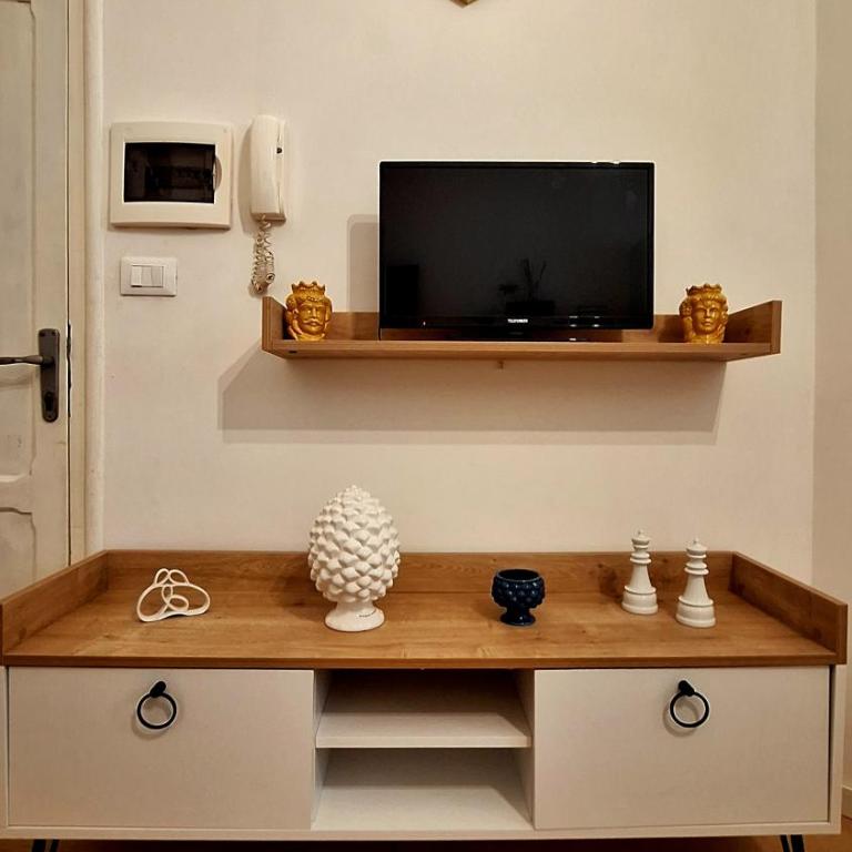 Mazzini House - One-Bedroom Apartment with Balcony - 21