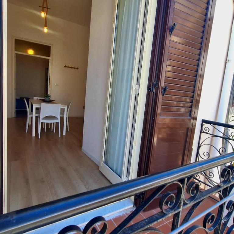 Mazzini House - One-Bedroom Apartment with Balcony - 26