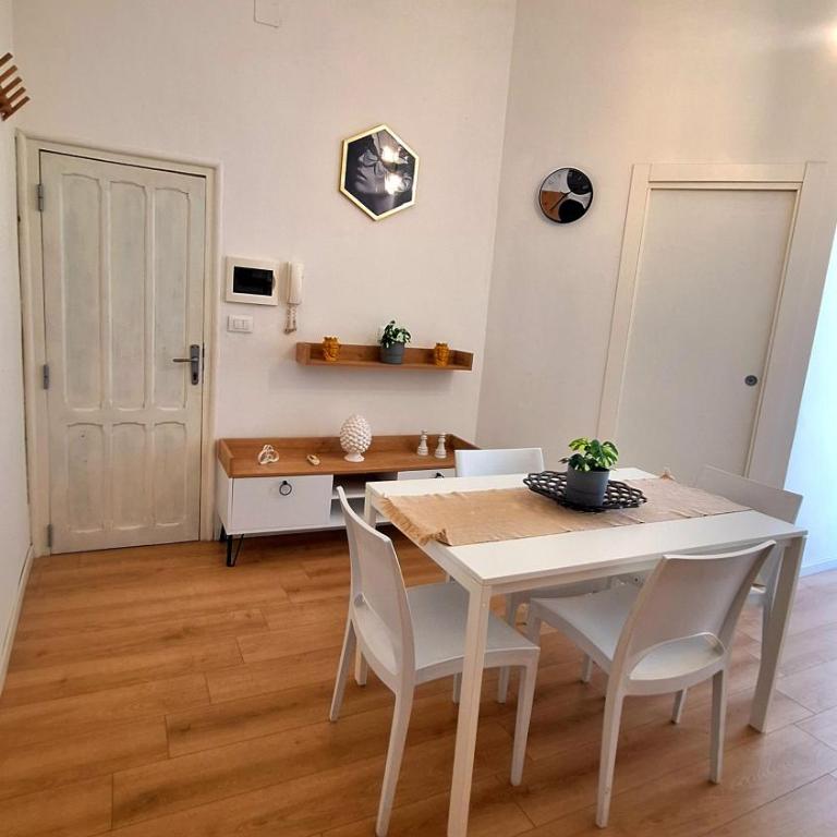 Mazzini House - One-Bedroom Apartment with Balcony - 30