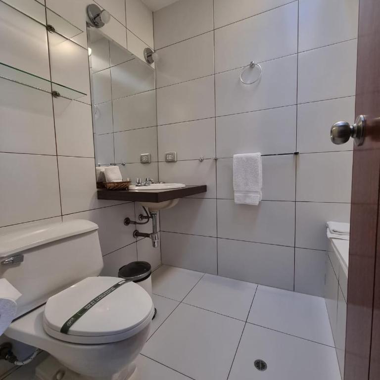 Hotel La Gruta - Standard Twin Room - 5