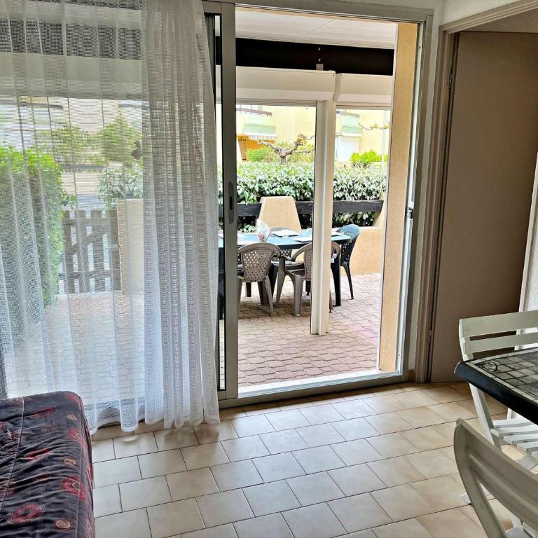 Appartement 2 pièces accès direct plage, animaux acceptés, parking - FR-1-387-193 - Appartement - 12