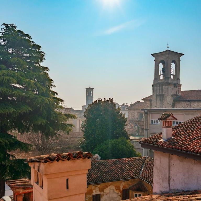 HOST4U BRESCIA - Cozy Suite Cavour in the City Center - Apartamento de 2 dormitorios - 4